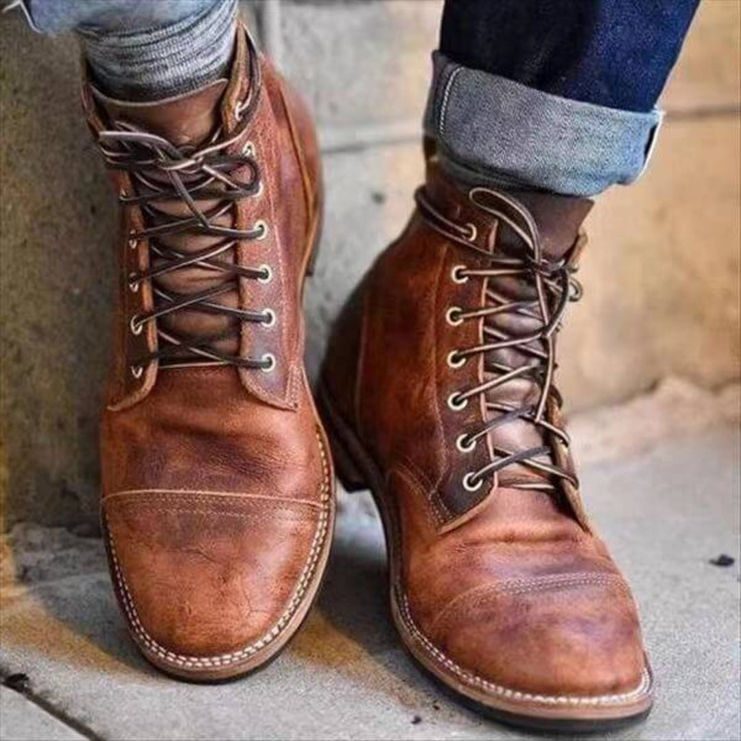 Herren Winterstiefel mit Innenfutter und verstärkter Struktur