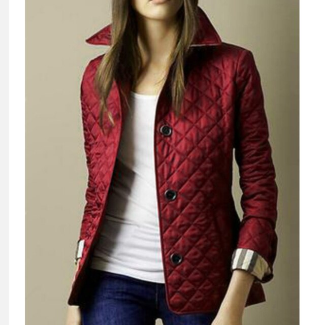 Damen Steppjacke mit Rautenmuster und leichtem Design